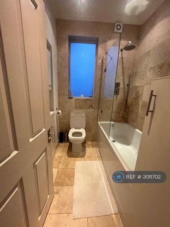Apartment in Surbiton - View 5