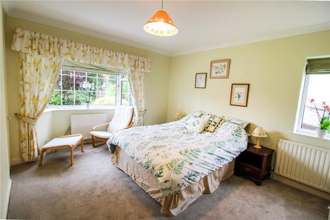 2 bedroom bungalow for sale, Moor Close, Killinghall, Harrogate, North Yorkshire, HG3