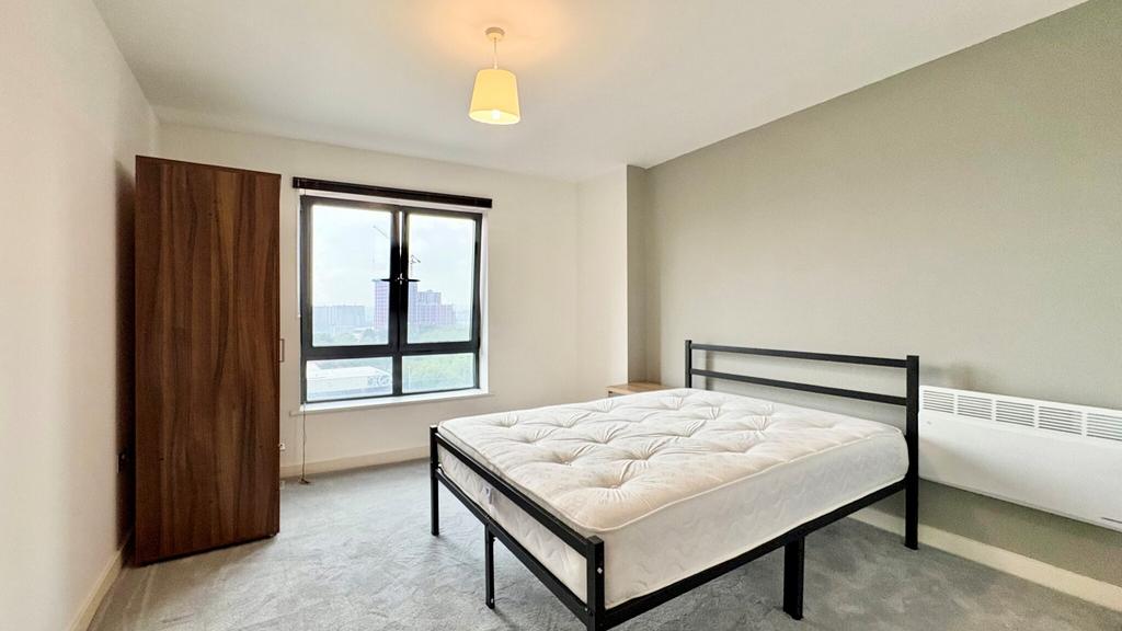 Apartment in Leeds - View 3