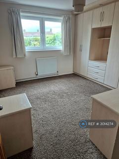 1 bedroom flat to rent, Thornhill Gardens, Barking, IG11
