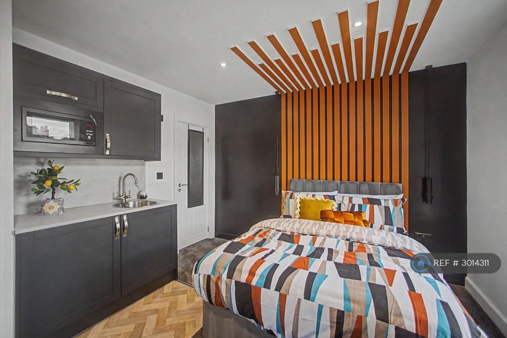 House in Stockport, Greater Manchester - View 2