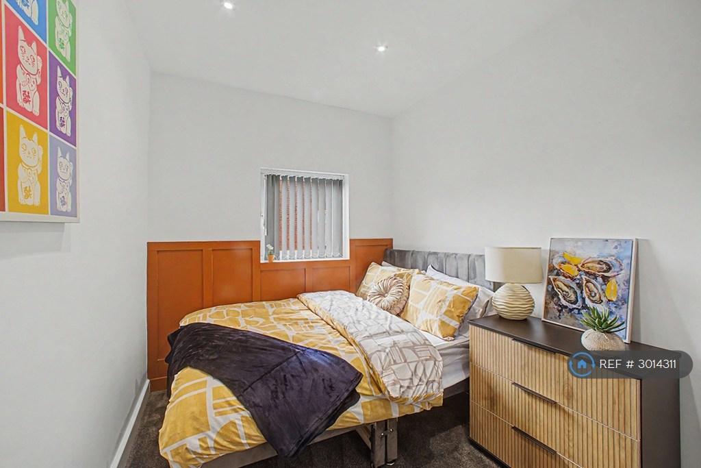 House in Stockport, Greater Manchester - View 4
