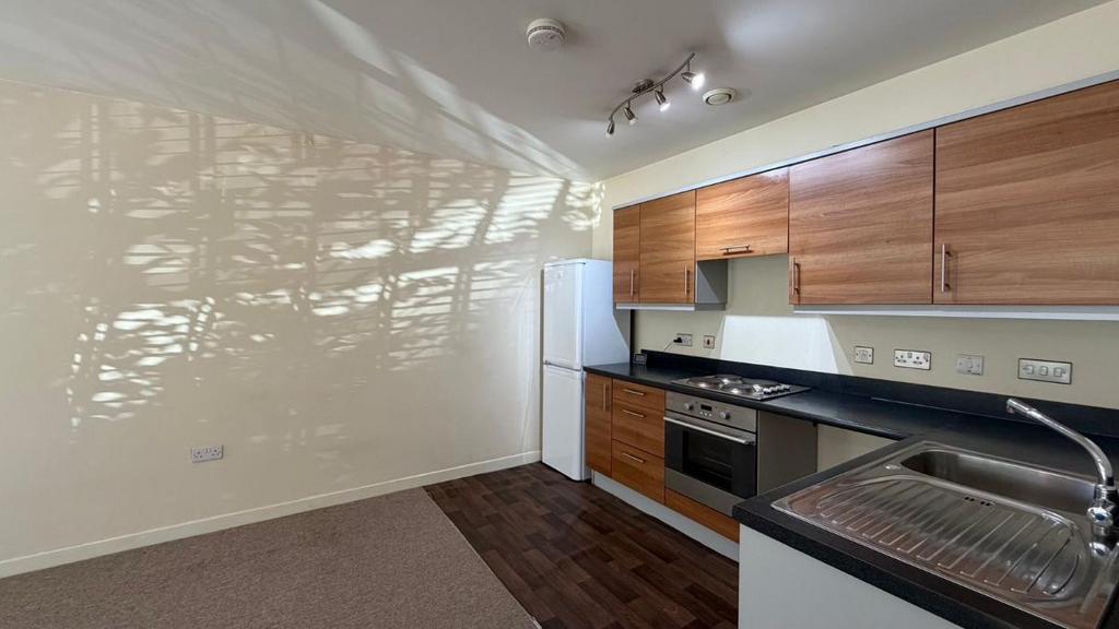Apartment in Nottingham, Nottinghamshire - View 2
