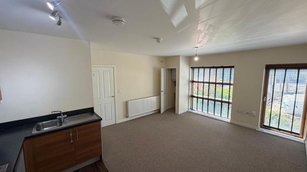 Apartment in Nottingham, Nottinghamshire - View 4