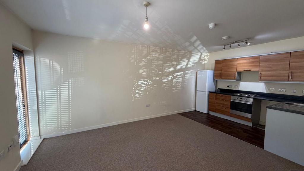 Apartment in Nottingham, Nottinghamshire - View 5