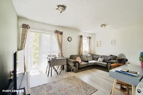 2 bedroom flat for sale, Padnall Road, Romford, RM6