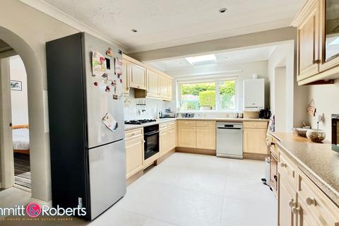 4 bedroom semi-detached bungalow for sale, Woodlea Close, Hetton-le-hole, Houghton Le Spring, Tyne And Wear, DH5 9NT