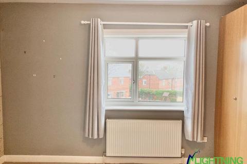 2 bedroom terraced house to rent, Broadway, GATESHEAD NE9