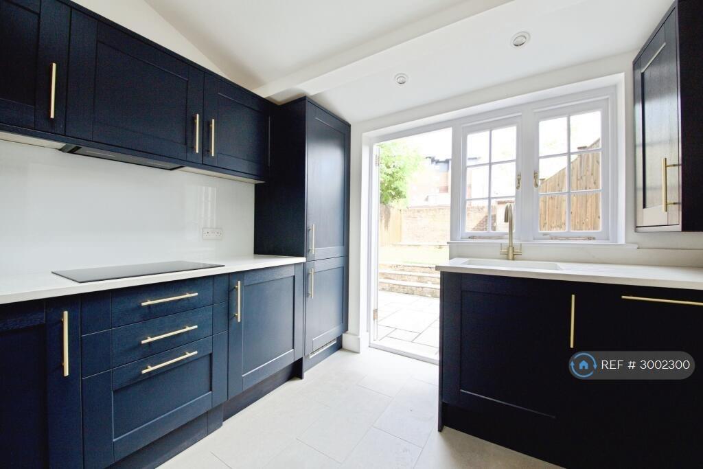 House in London - View 4