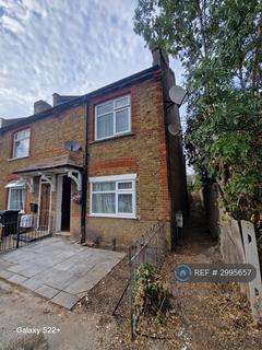 4 bedroom end of terrace house to rent, Brickfield Lane, Hayes, UB3