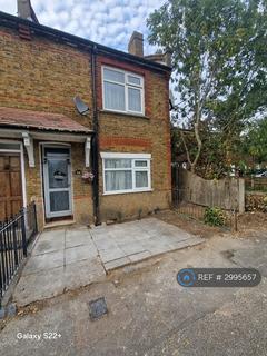 4 bedroom end of terrace house to rent, Brickfield Lane, Hayes, UB3