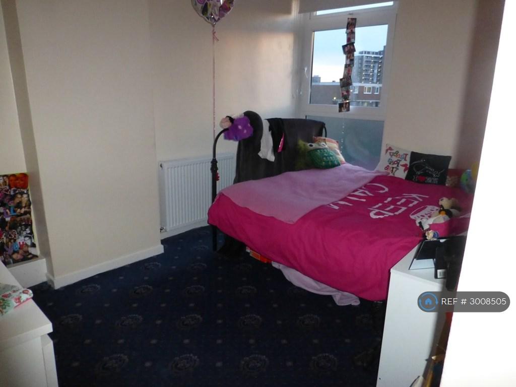 Apartment in Battersea - More