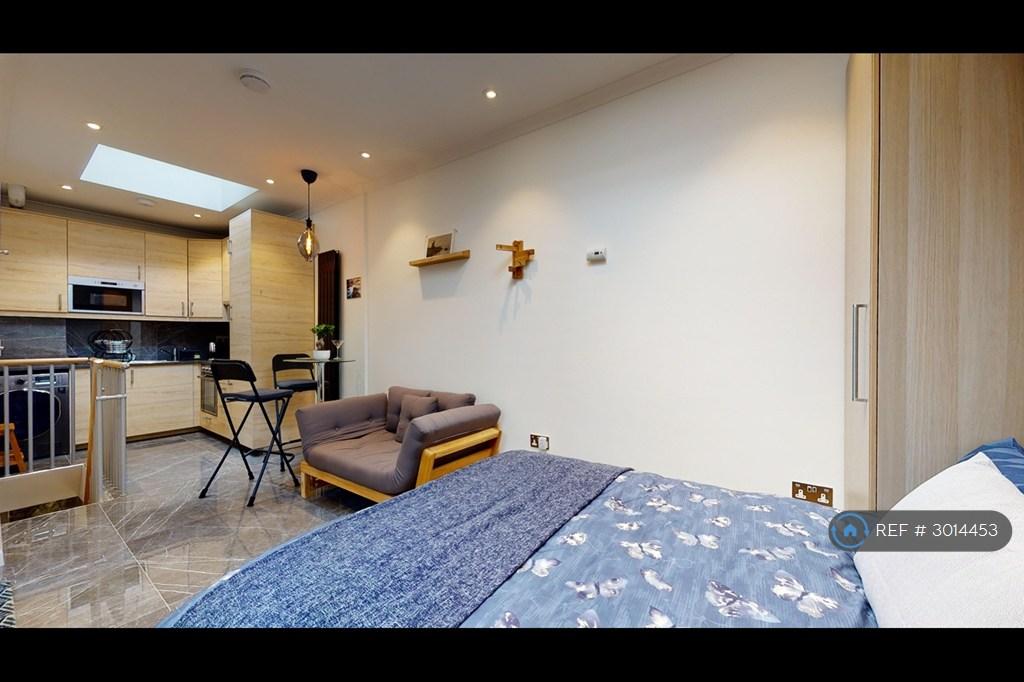 Apartment in London - View 2