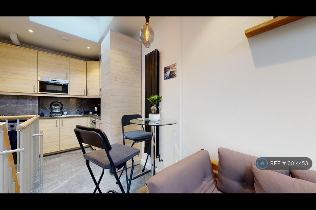 Apartment in London - View 5