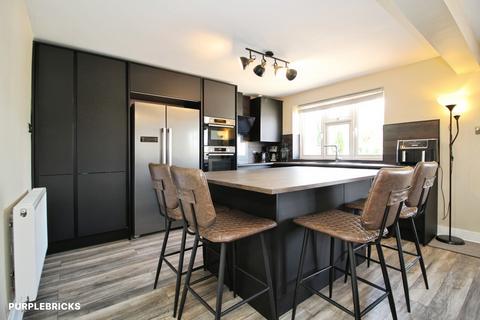 2 bedroom semi-detached bungalow for sale, Willerton Close, Dewsbury, WF12