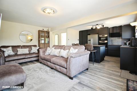 2 bedroom semi-detached bungalow for sale, Willerton Close, Dewsbury, WF12
