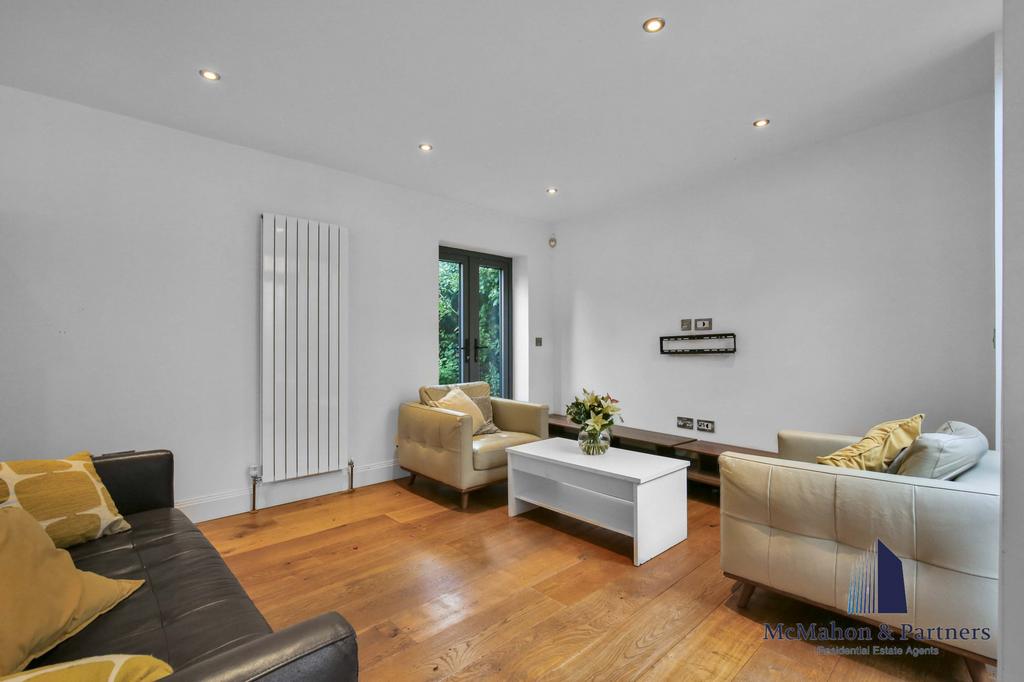 House in London - View 5