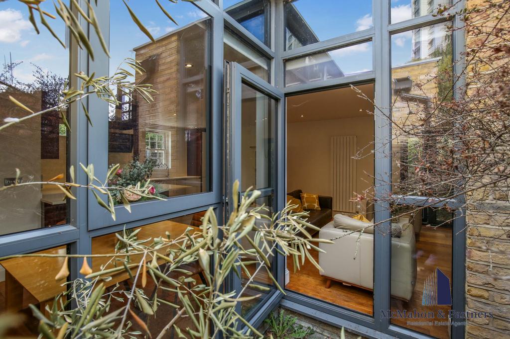 House in London - View 3