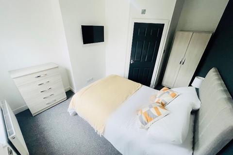 1 bedroom in a house share to rent, 4 Wadham Street, Stoke-On-Trent, ST4
