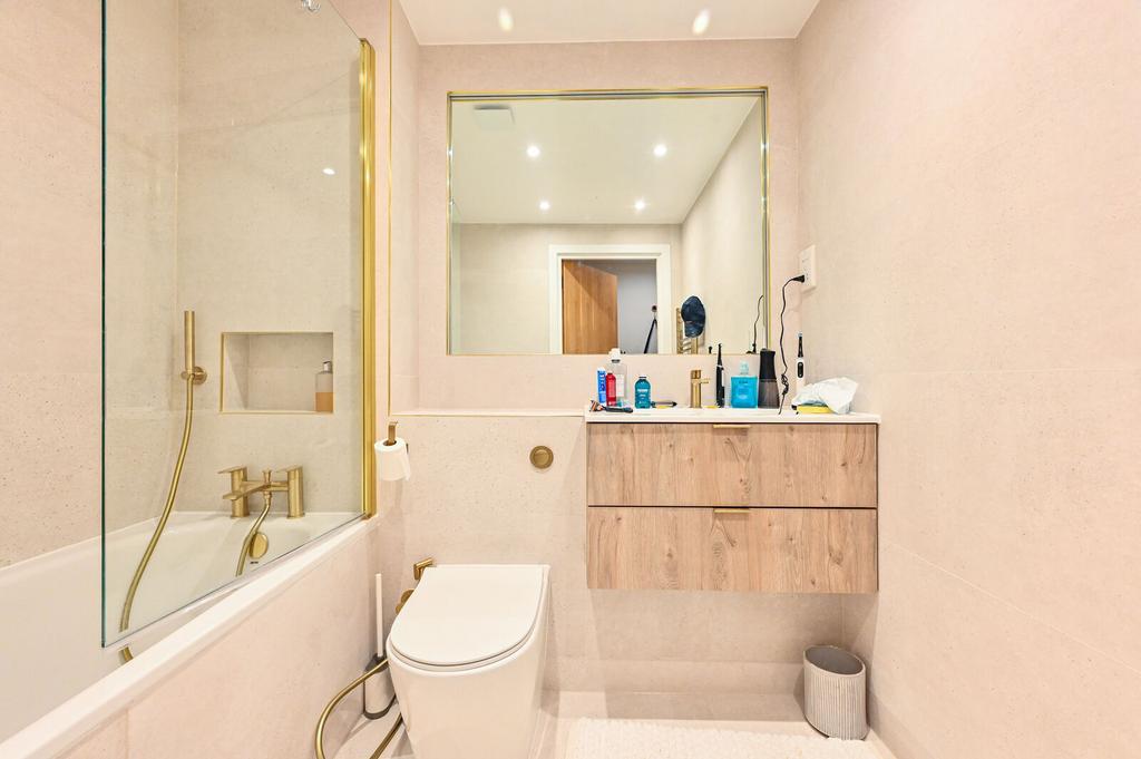 Apartment in London - View 5