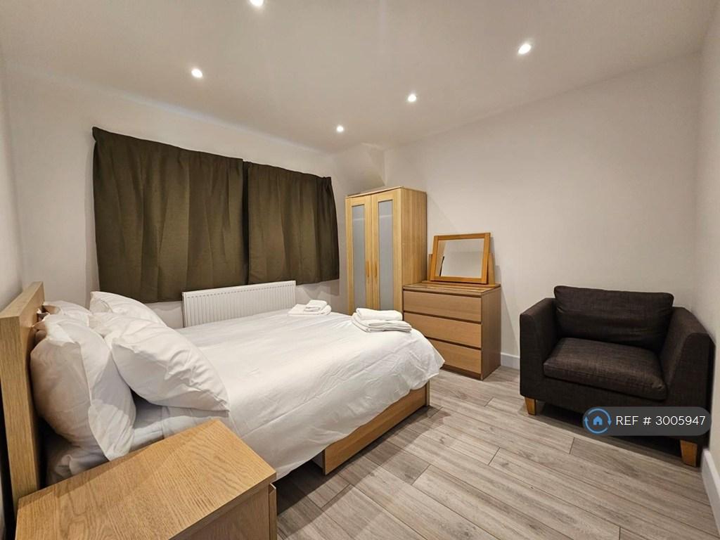 House in Carshalton - View 3