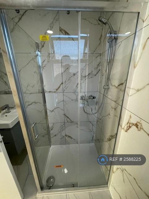 House in London - View 4