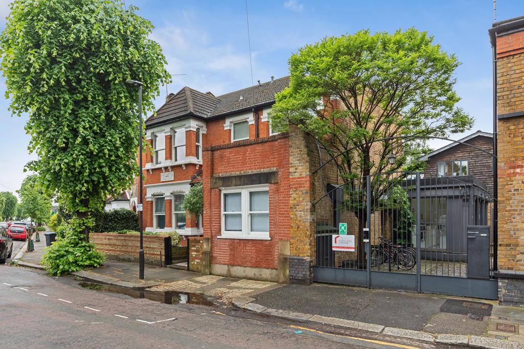 Apartment in London - View 2