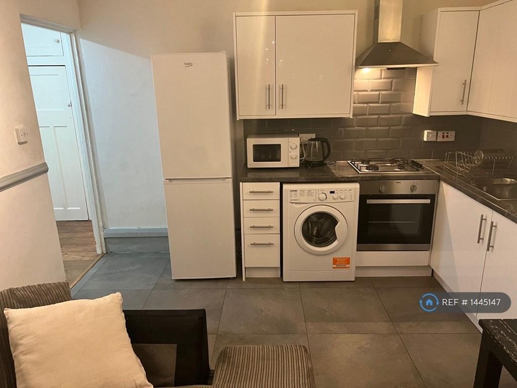 Apartment in London - View 2