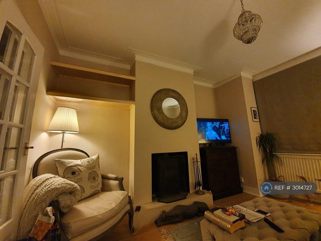 House in London - View 2
