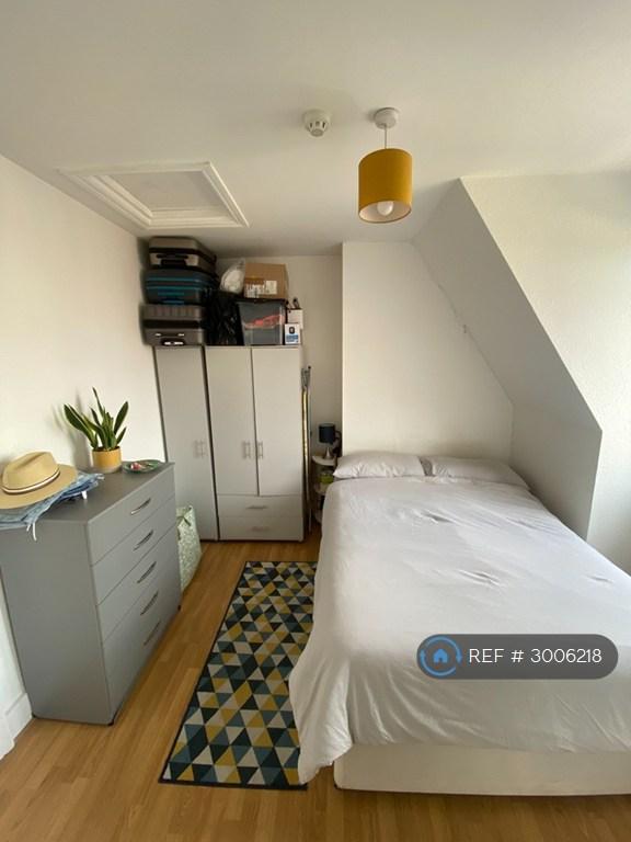 Apartment in London - View 2