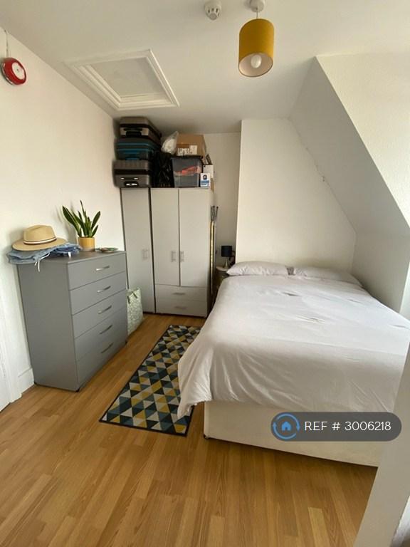 Apartment in London - View 3