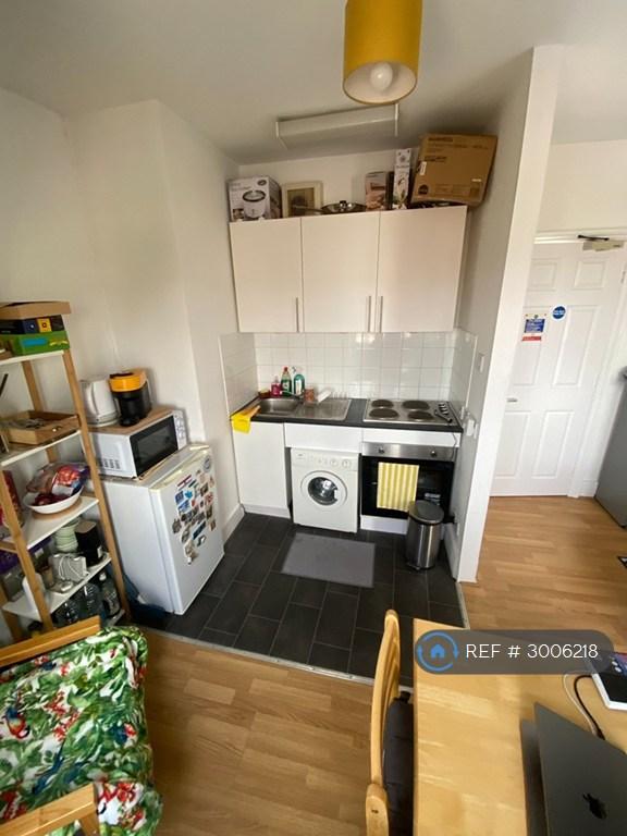 Apartment in London - More