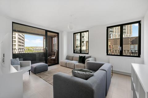 3 bed flat/apartment for rent in Saxon Court, York Way, London N1C