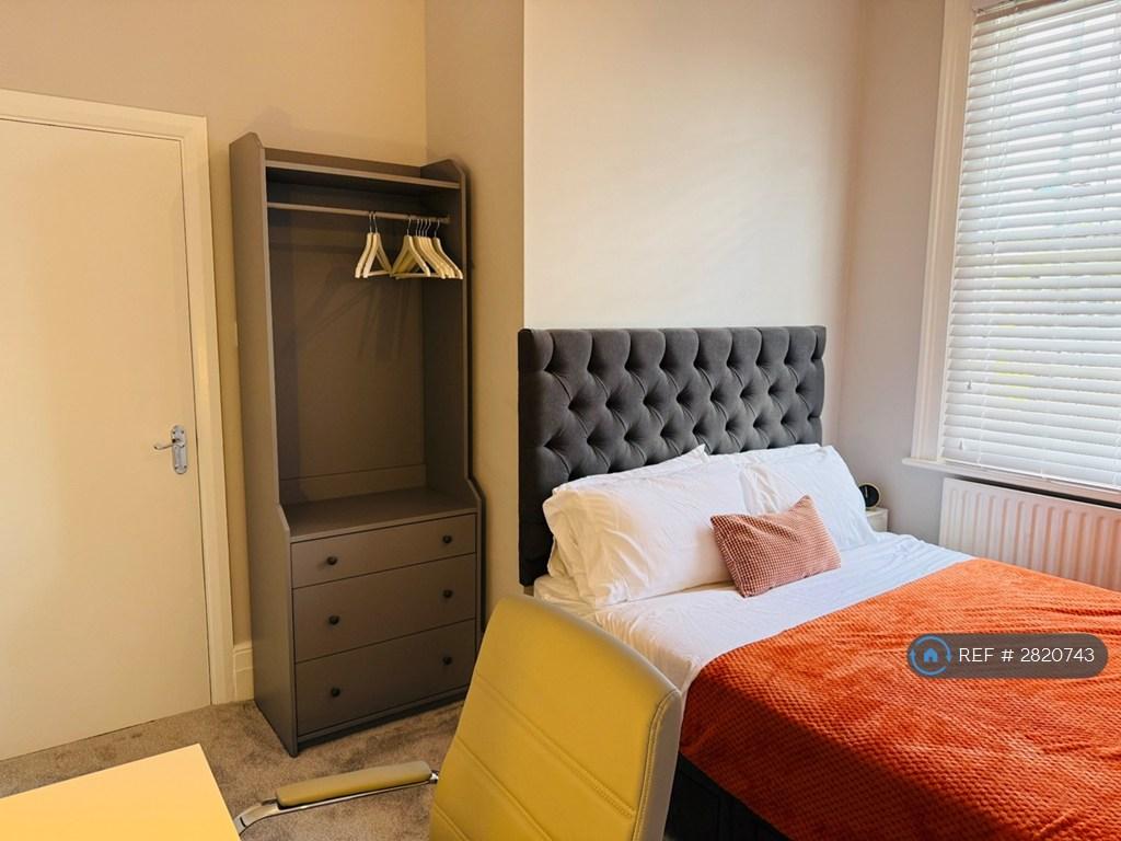 Apartment in Brighton - View 5