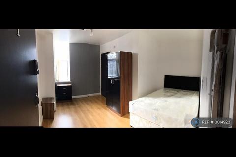 1 bedroom in a house share to rent, Chepstow Road, Newport, NP19