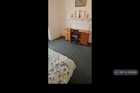 3 bedroom flat to rent, Great Russell Mansions, London, WC1B