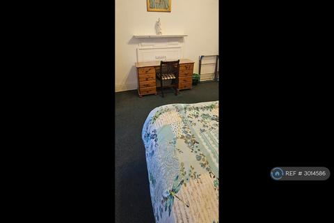 3 bedroom flat to rent, Great Russell Mansions, London, WC1B