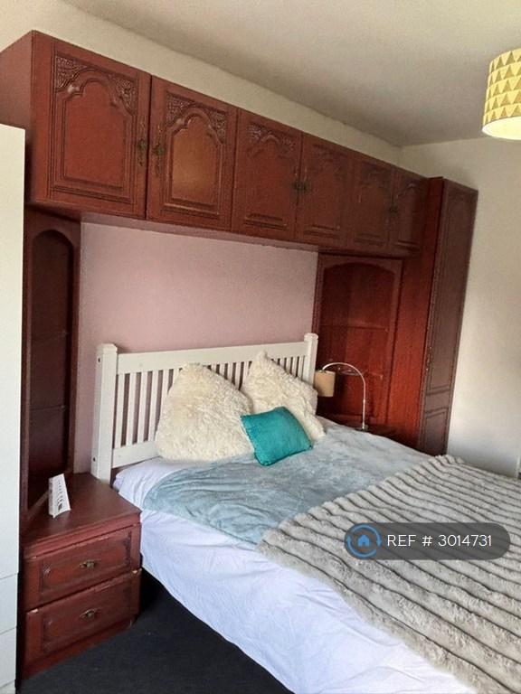 House in London - View 2