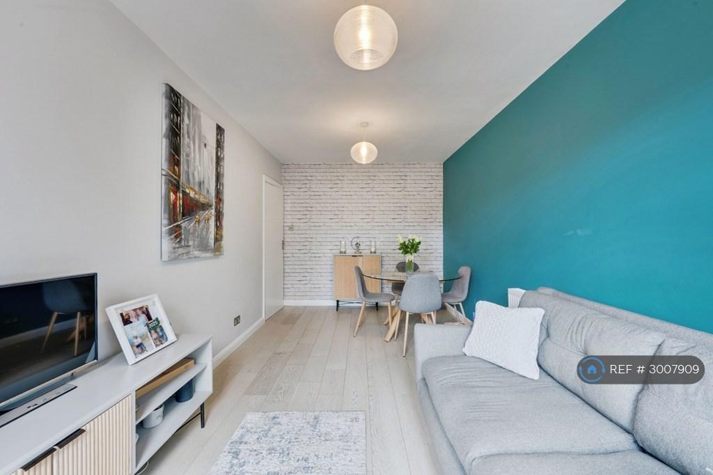 Apartment in New Malden, West Barnes - View 5