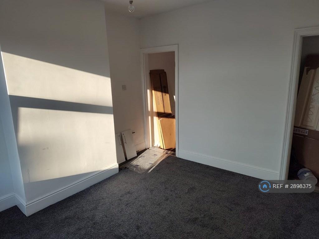 House in Sheffield, Owlerton, Walkley - View 3