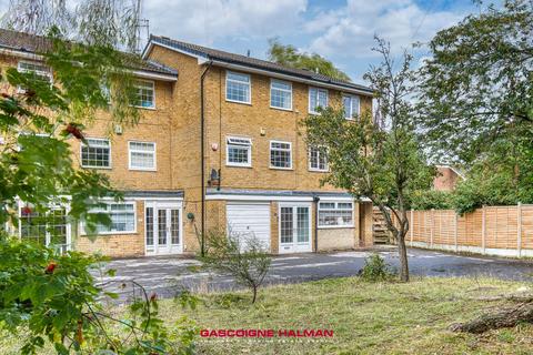 4 bedroom terraced house for sale, Plymouth Drive, Bramhall, SK7
