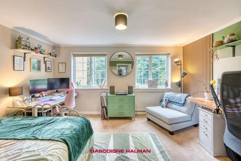4 bedroom terraced house for sale, Plymouth Drive, Bramhall, SK7