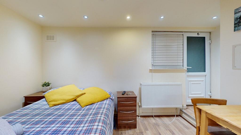 Apartment in London - View 5