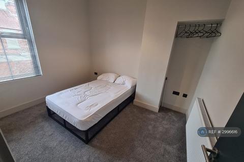3 bedroom terraced house to rent, Peel Street, Middlesbrough, TS1