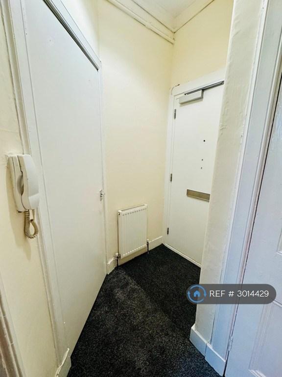 Apartment in Edinburgh - View 3