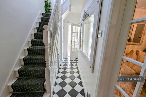 4 bedroom semi-detached house to rent, Hillside Avenue, Woodford Green, IG8