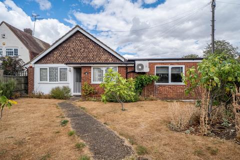 3 bedroom bungalow for sale, Seamons Close, Bedfordshire LU6