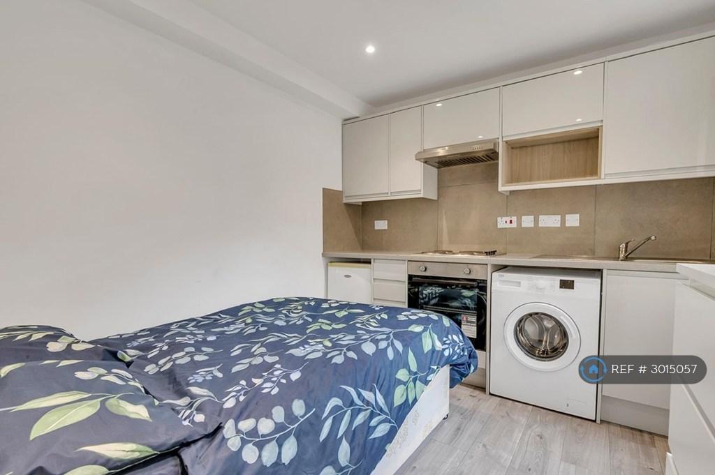 Apartment in London - View 2