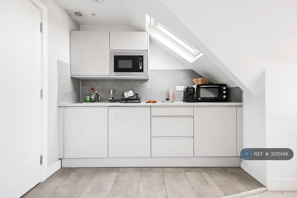 Apartment in London - View 5