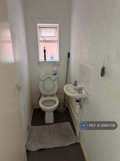 3 bedroom semi-detached house to rent, Pugh Crescent, Walsall, WS2